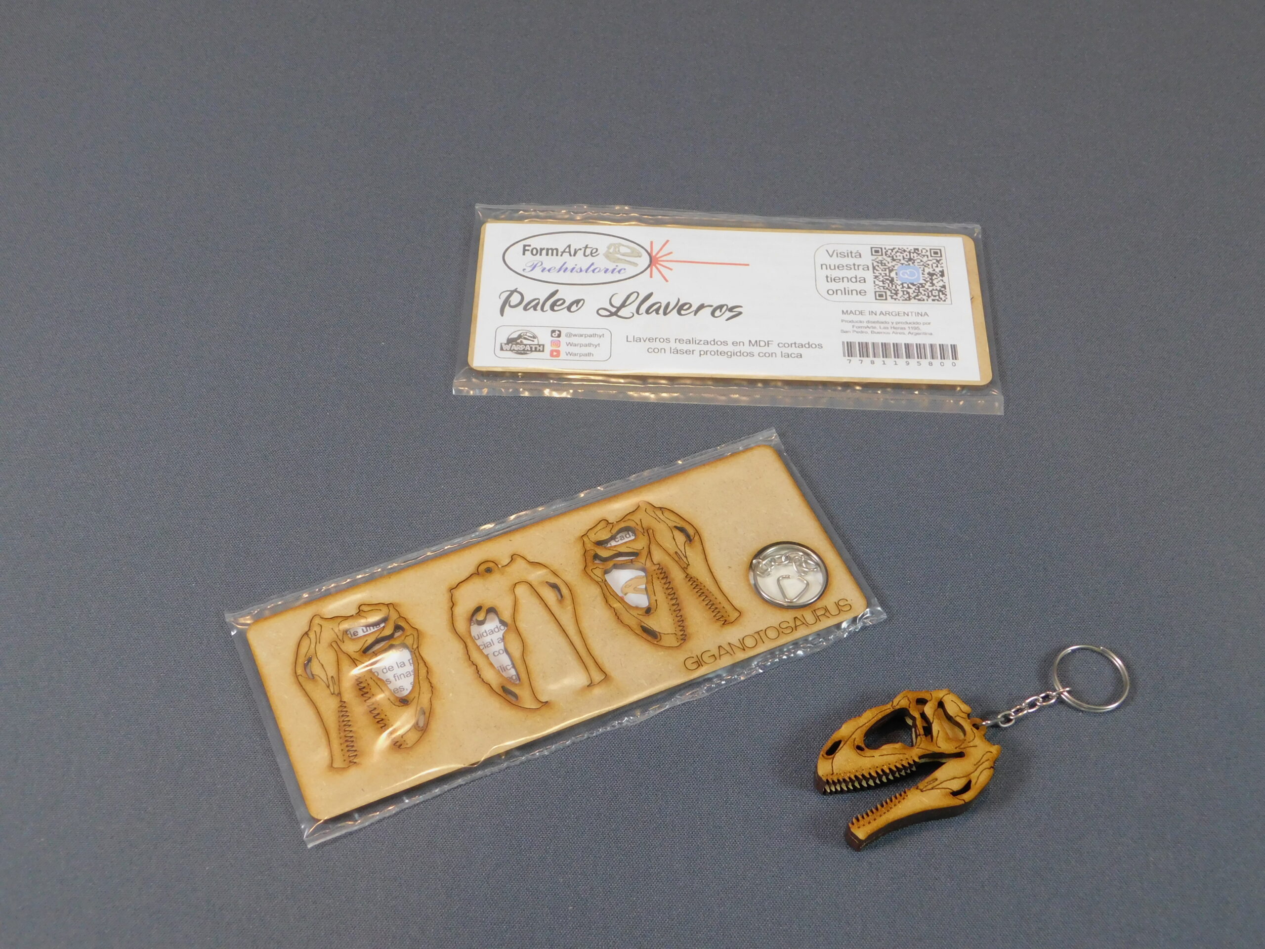 Paleo llaveros Giganotosaurus carolinii - Imagen 2